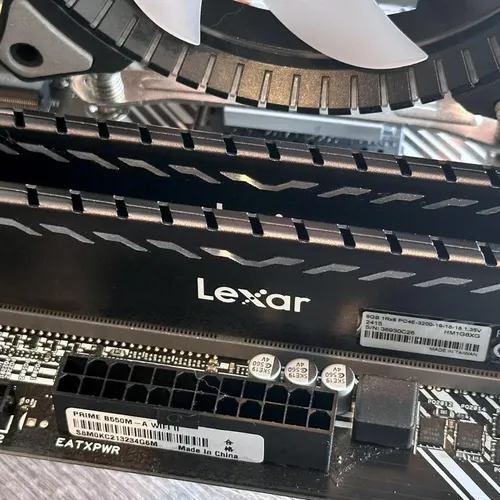 Ram Lexar 8GB 3200Mhz DDR4 Thor U-DIMM CL22 - Tản nhiệt