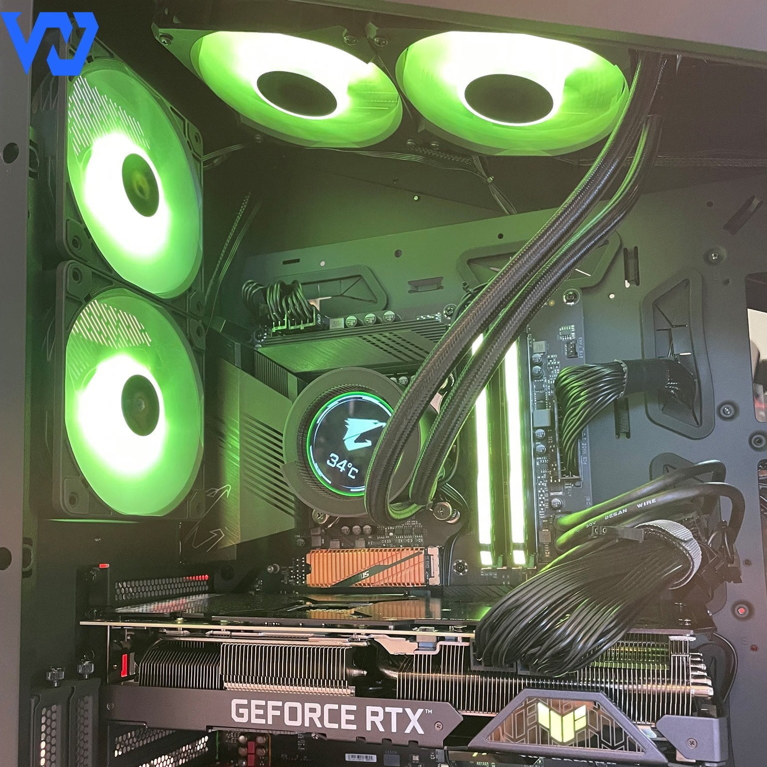 Vỏ Case Máy Tính Gigabyte AORUS AC700 Glass (GP-AC700G)