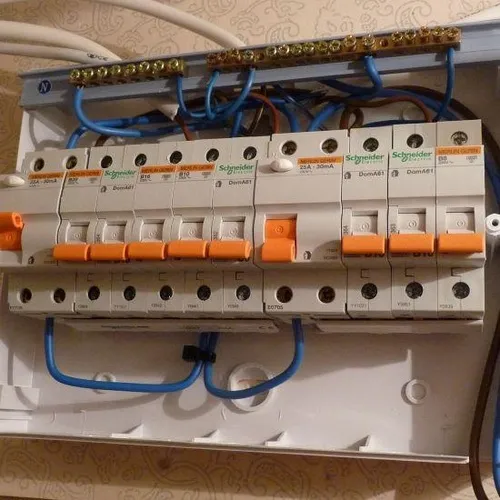 CB Đóng Ngắt AC 2P Schneider 63A – Easy9 MCB EZ9F34363