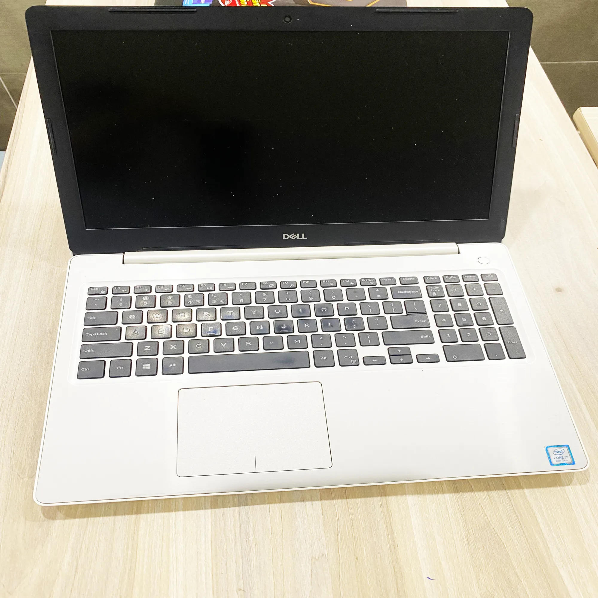 Laptop Dell Inspiron P75F001 i7/Ram 32GB/SSD 256GB-Trắng