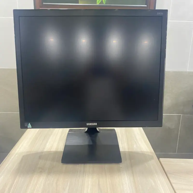 Tại Sao Nên Mua Các Loại Màn Hình Samsung Cũ — hình minh họa 1